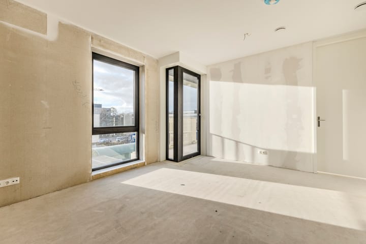 Photo 8 of Mies van der Rohestraat 259