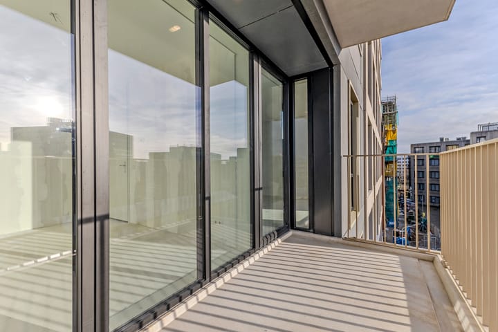 Photo 14 of Mies van der Rohestraat 259