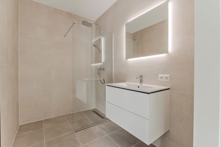 Photo 16 of Mies van der Rohestraat 259