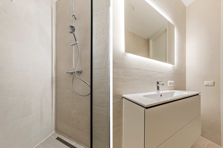 Photo 17 of Mies van der Rohestraat 259