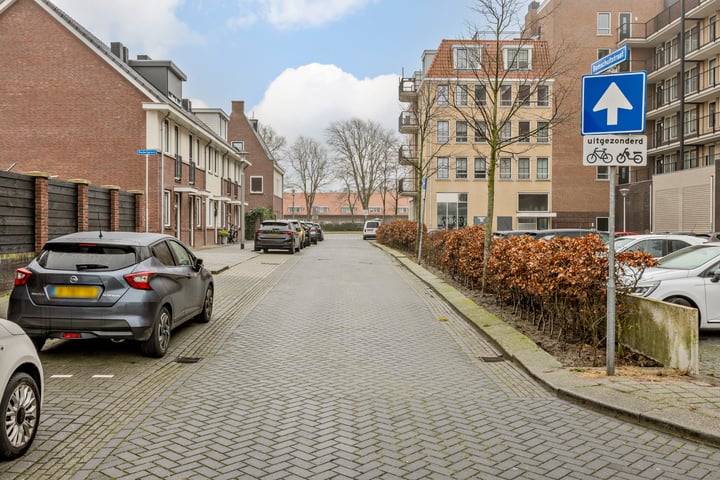 View photo 46 of Bomschuitstraat 3