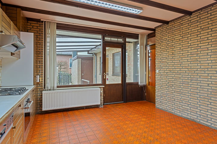 View photo 10 of Kempstraat 47