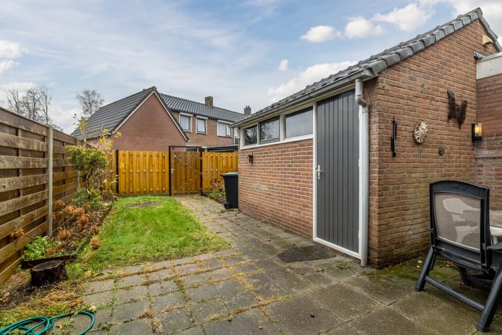 Foto 2 van van Limburg Stirumstraat 24