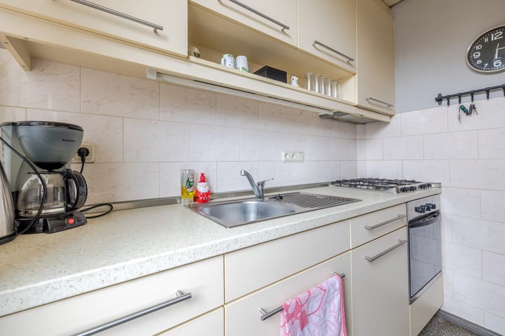 Foto 12 van van Limburg Stirumstraat 24