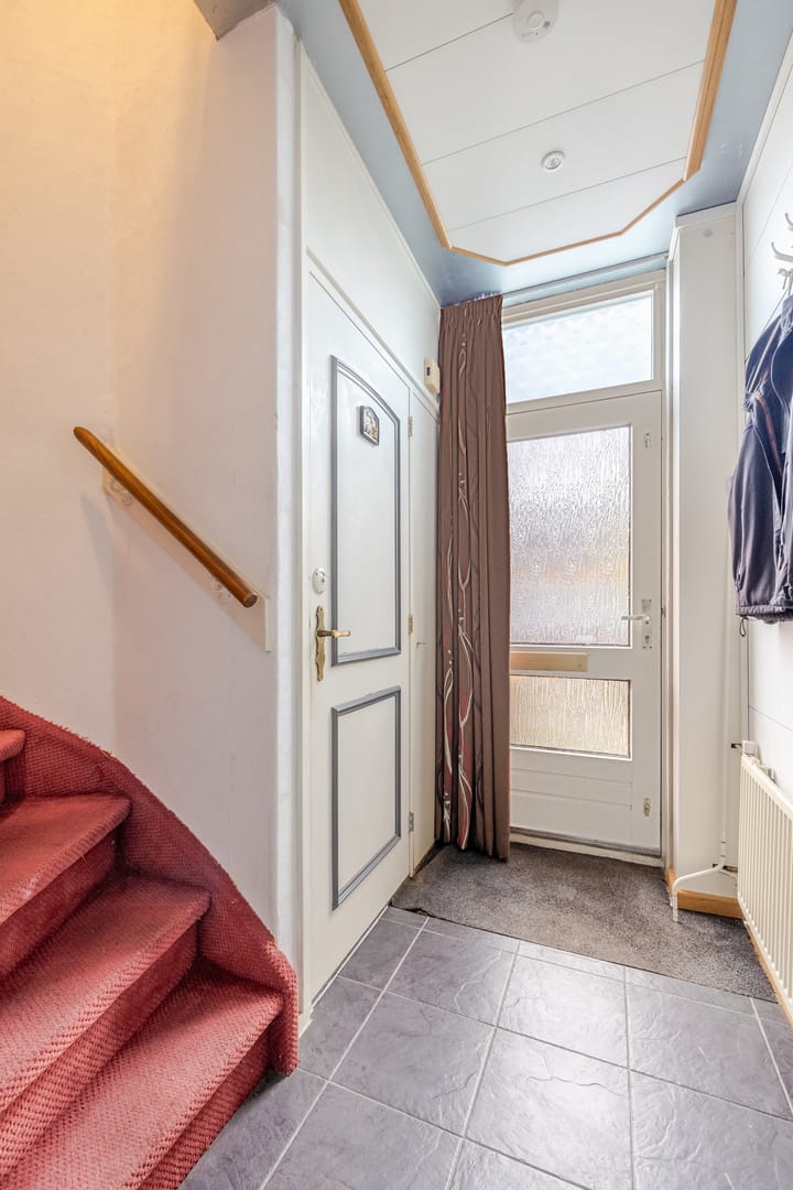 Foto 13 van van Limburg Stirumstraat 24