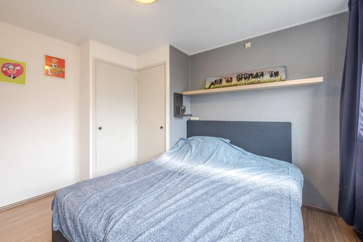 Foto 16 van van Limburg Stirumstraat 24