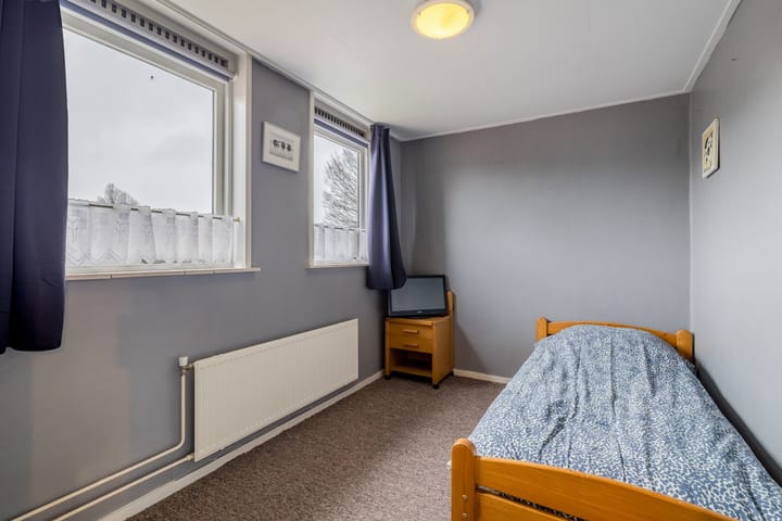 Foto 17 van van Limburg Stirumstraat 24