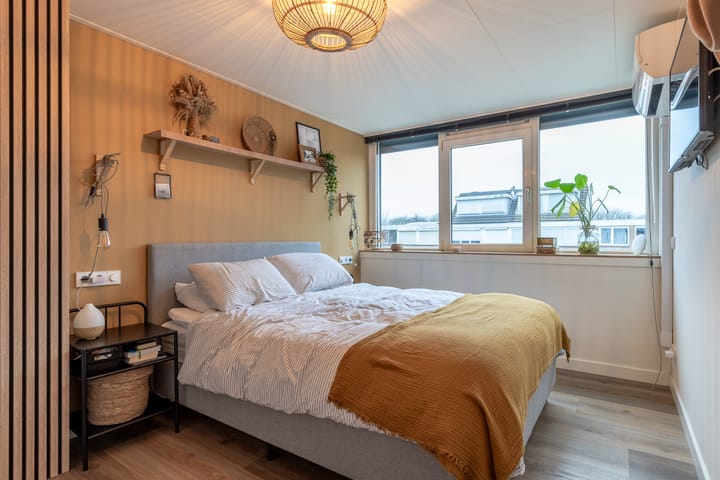 Photo 32 of Bilderdijkstraat 19