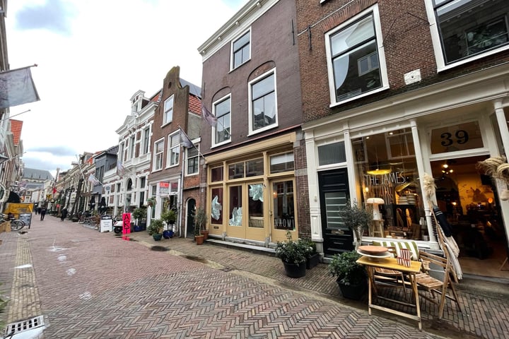 Bekijk foto 1 van Schagchelstraat 37