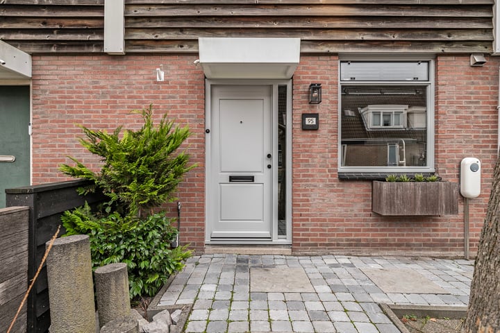 Bekijk foto 34 van Schrijnwerkerstraat 95