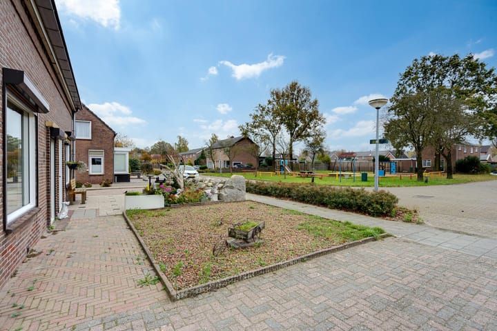 Foto 3 van Meidoornlaan 10