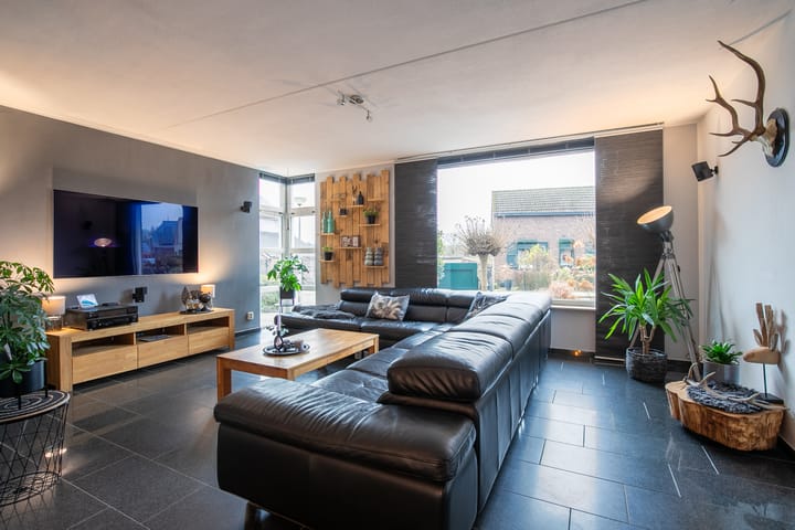 Foto 8 van John Erkensstraat 4