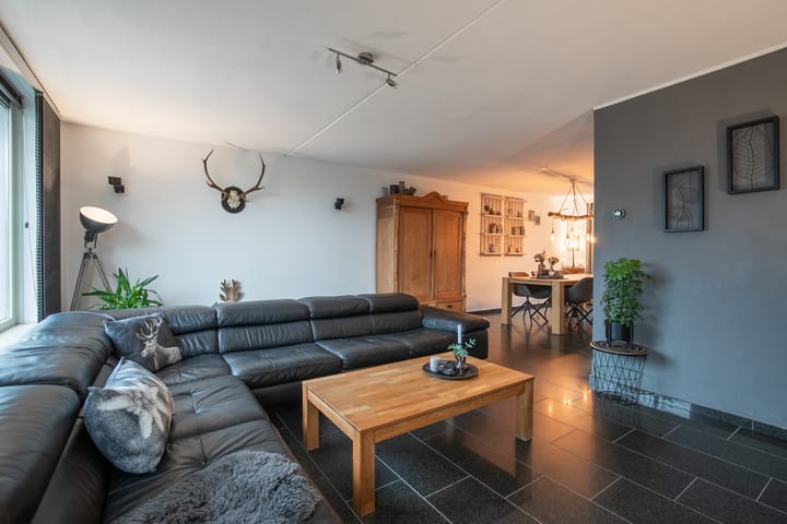 Foto 9 van John Erkensstraat 4