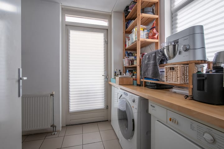 Foto 15 van John Erkensstraat 4