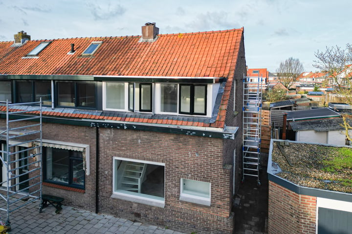 Bekijk foto 1 van Ter Haar Romenystraat 2