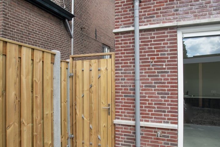 View photo 16 of Bornsestraat 161