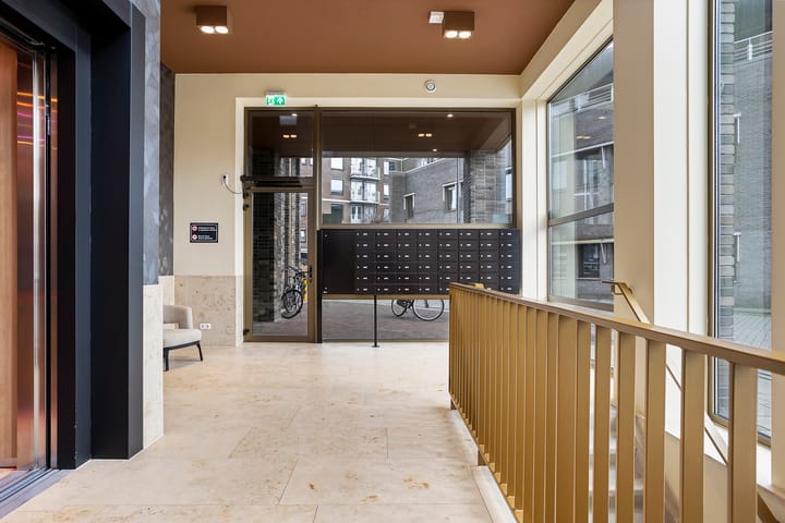 Photo 6 of Weerdingerstraat 349