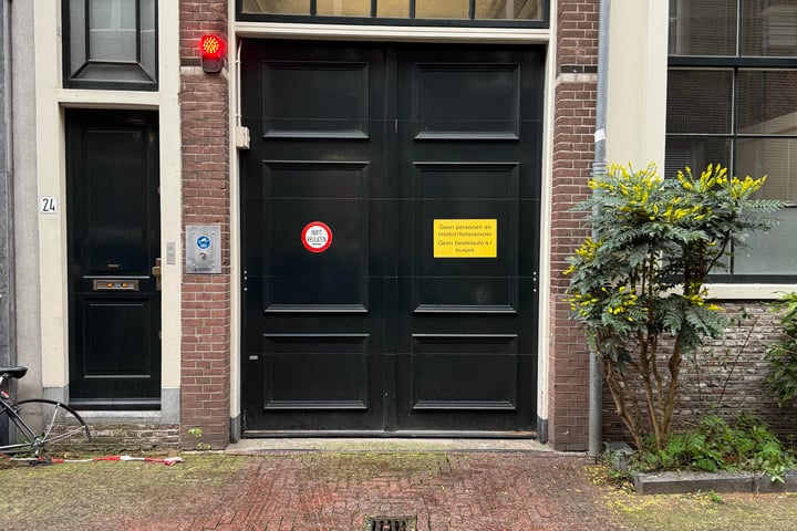 View photo 2 of Lange Leidsedwarsstraat 24