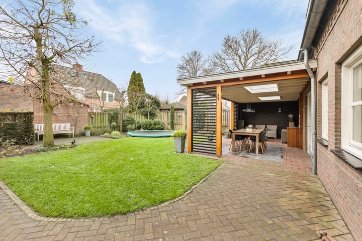 Foto 32 van Hoefblad 14