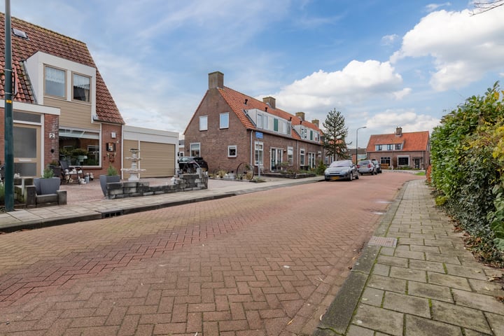 Bekijk foto 41 van Beukenlaan 2