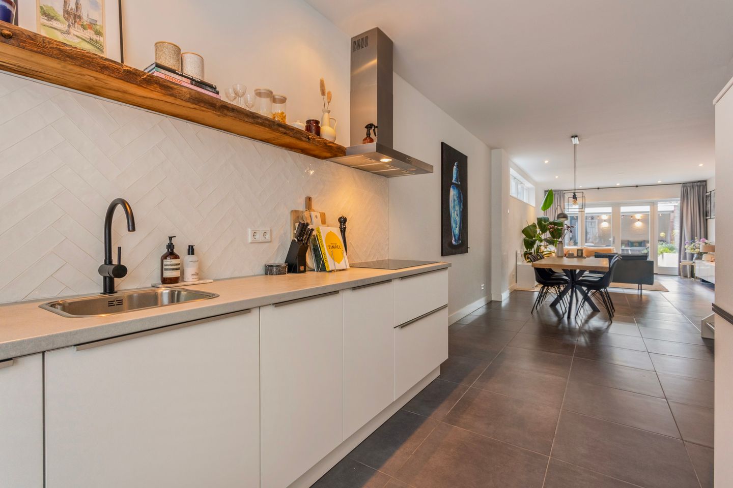 Photo 10 of Van Goorstraat 31