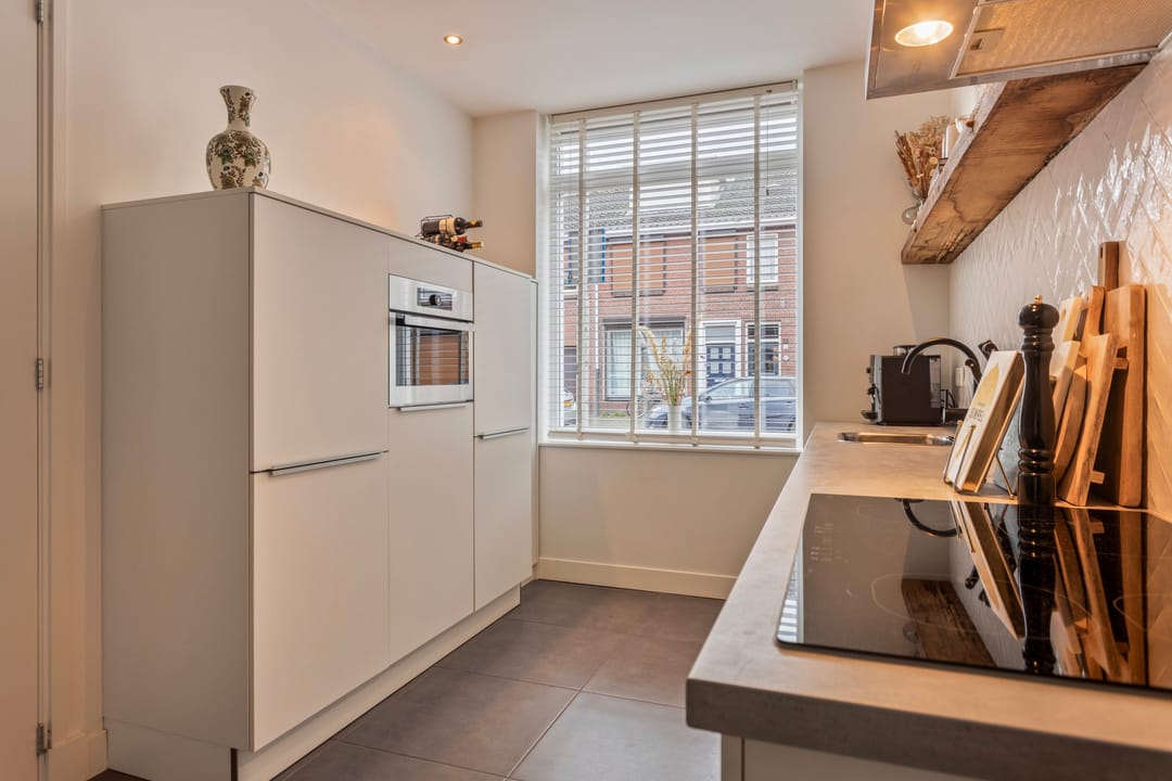 Photo 11 of Van Goorstraat 31