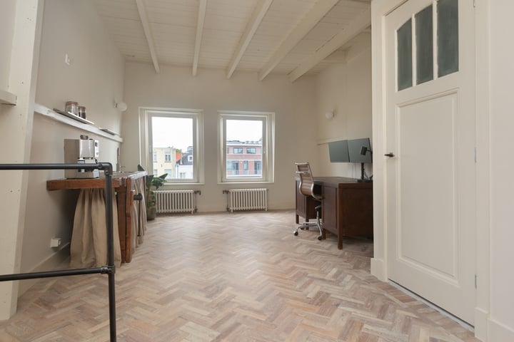 View photo 48 of Anna Paulownastraat 33-A