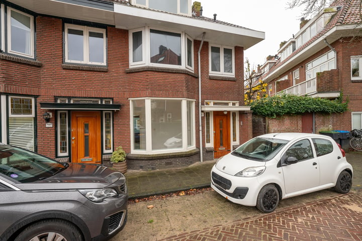 Bekijk foto 1 van Hugo de Vriesstraat 1