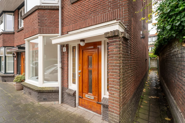 Bekijk foto 4 van Hugo de Vriesstraat 1