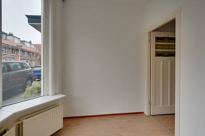 View photo 10 of Hugo de Vriesstraat 1