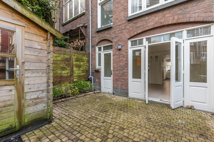 Bekijk foto 10 van Beatrijsstraat 64