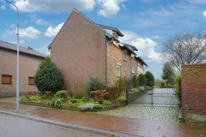 Photo 39 of Dorpsstraat 140