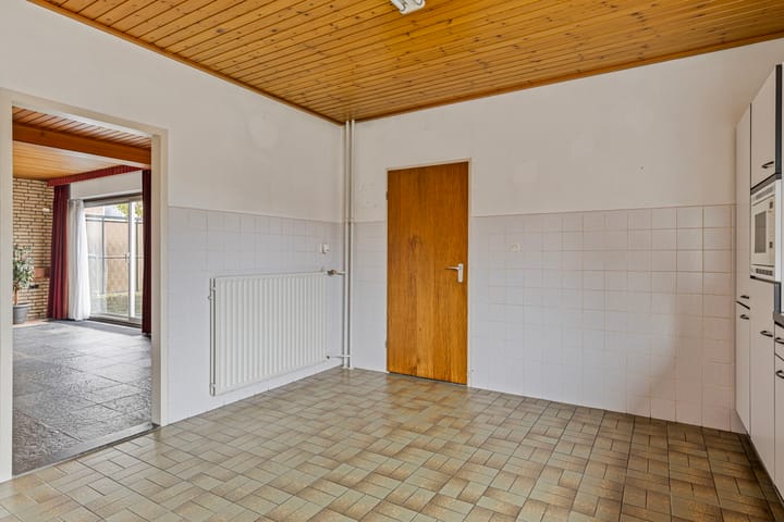 Photo 9 of Woeziksestraat 94