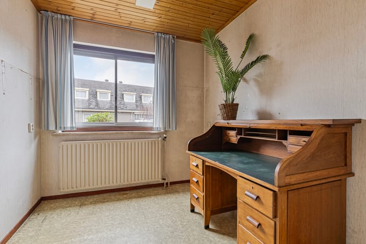 Photo 11 of Woeziksestraat 94