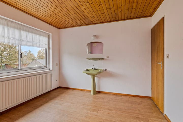 Photo 28 of Woeziksestraat 94