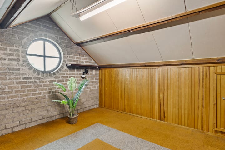 Photo 34 of Woeziksestraat 94