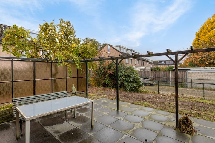 Photo 36 of Woeziksestraat 94