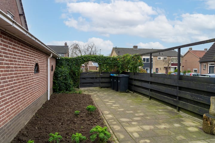 Foto 28 van Aart van Osstraat 4