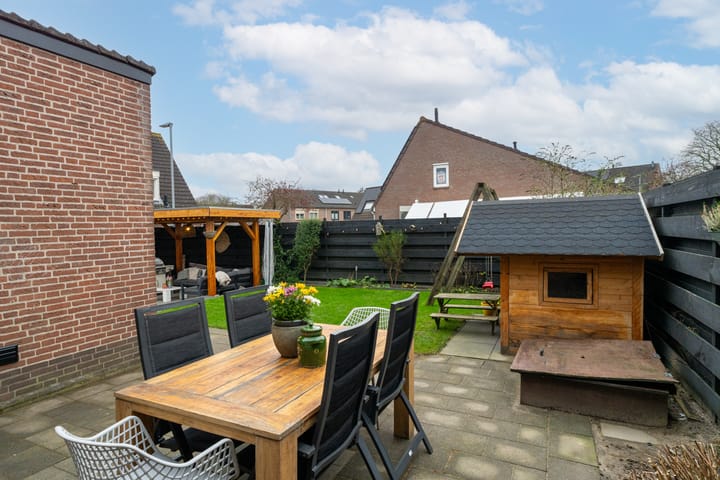 Foto 31 van Aart van Osstraat 4