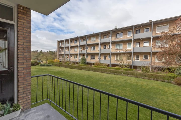 Photo 10 of C. Evertsenstraat 99