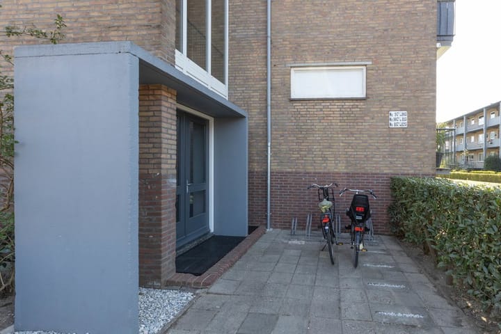 Photo 22 of C. Evertsenstraat 99