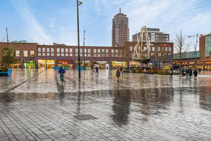 View photo 30 of H.J. van Heekplein 17