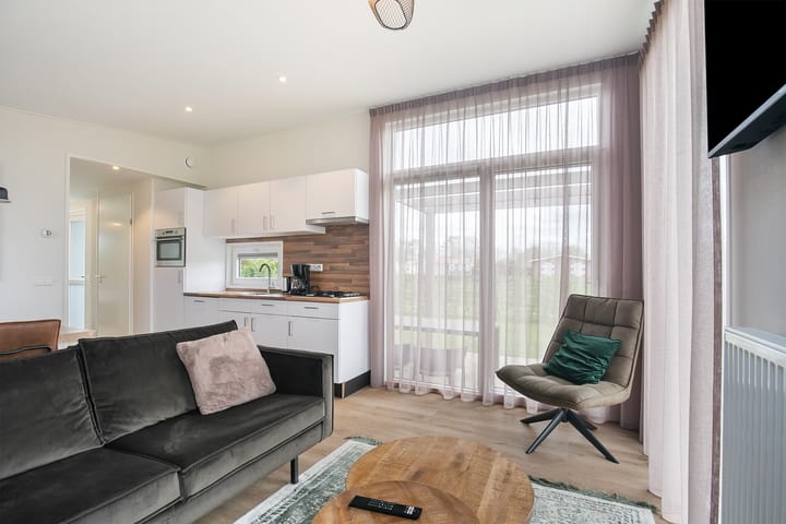 Photo 8 of Landingsweg