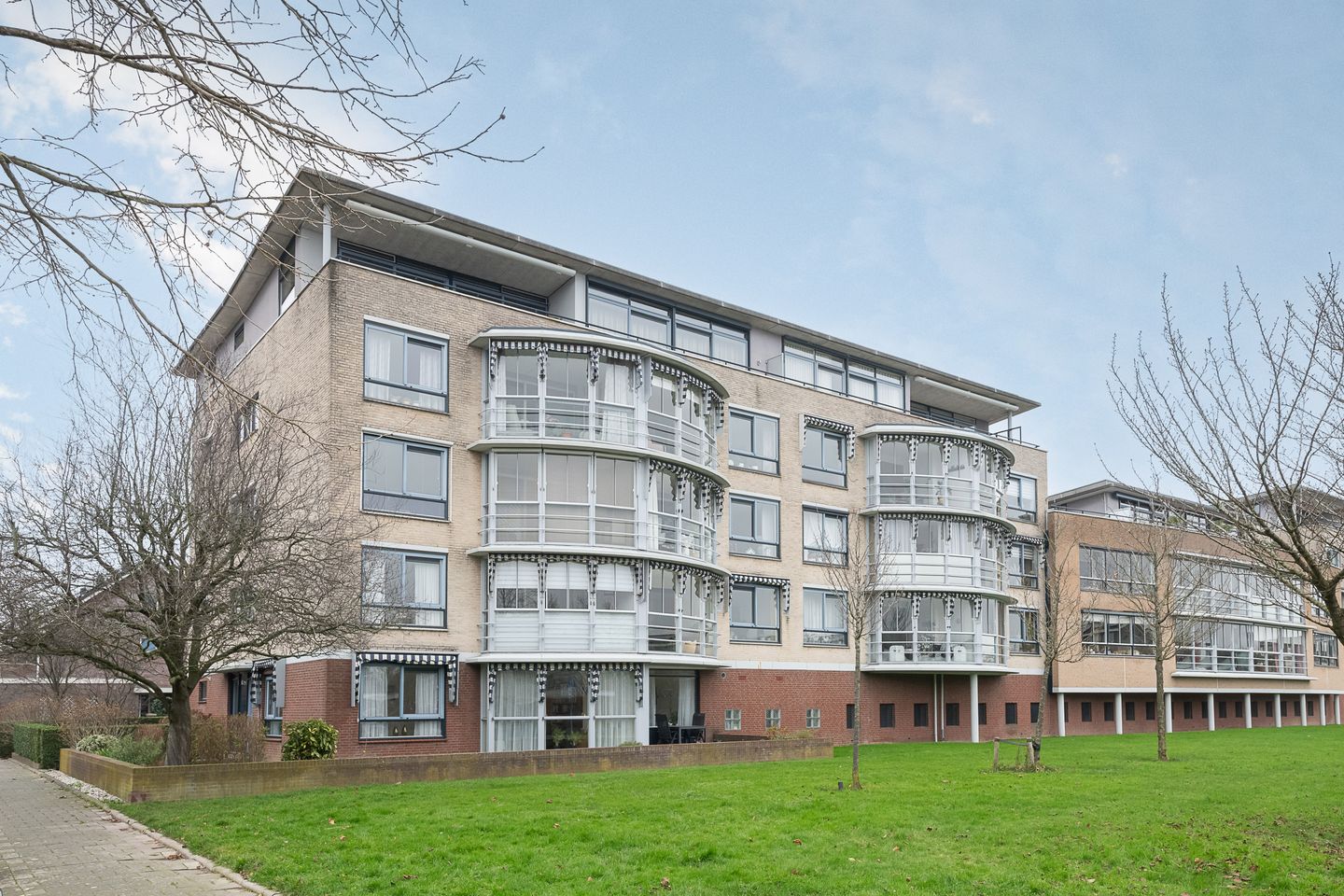 Foto 1 van Serenadelaan 119