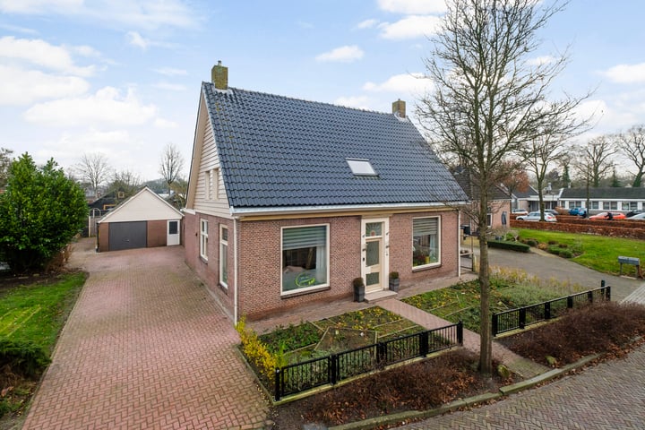 Bekijk foto 1 van Molenstraat 4