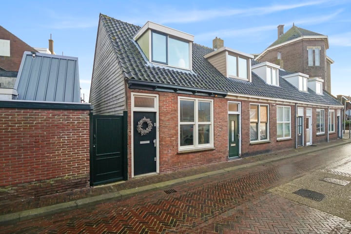 View photo 1 of Ooststraat 1-A