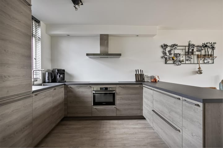 Foto 2 van Meeuwenveld 84