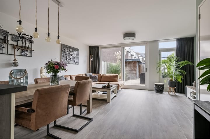 Foto 3 van Meeuwenveld 84