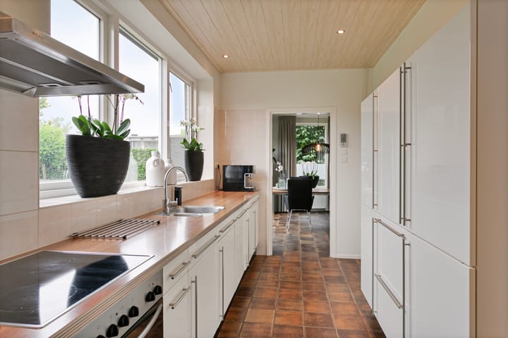 Photo 15 of Burgemeester Leenstraat 23