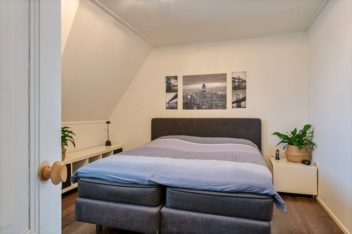 Photo 18 of Burgemeester Leenstraat 23